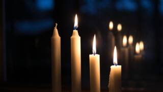 kolmas adventtikynttilä.