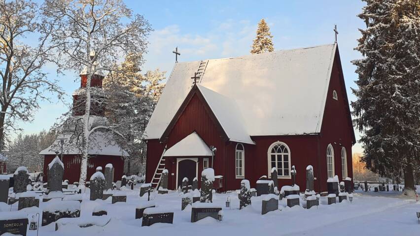 Sammatin kirkko talvella.